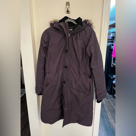The North Face Women's Tremaya Parka in Deep Purple. Size L. - Picture 4 of 10